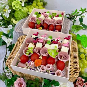 Canapes_煙燻芝士 意大利開心果燈籠腸串_Smoked Cheese and Mortadella with Pistachio Skewers
