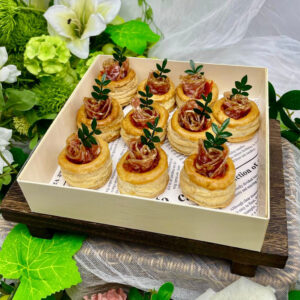 Canapes_玫瑰意大利風乾香腸酥皮盒_Rose Salamino Cacciatore Puff