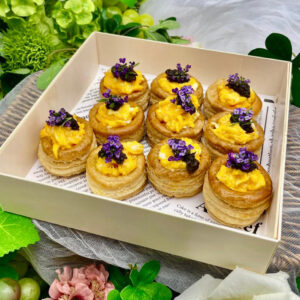 Canapes_黑松露炒蛋酥皮盒_Scrambled Egg with Black Truffle Puff